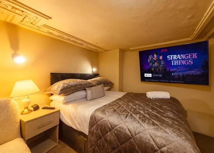 Апартаменты Stylish Duplex Headrow Ls1 *