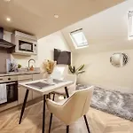 Athena Ls1 Free Secure Parking Appartement