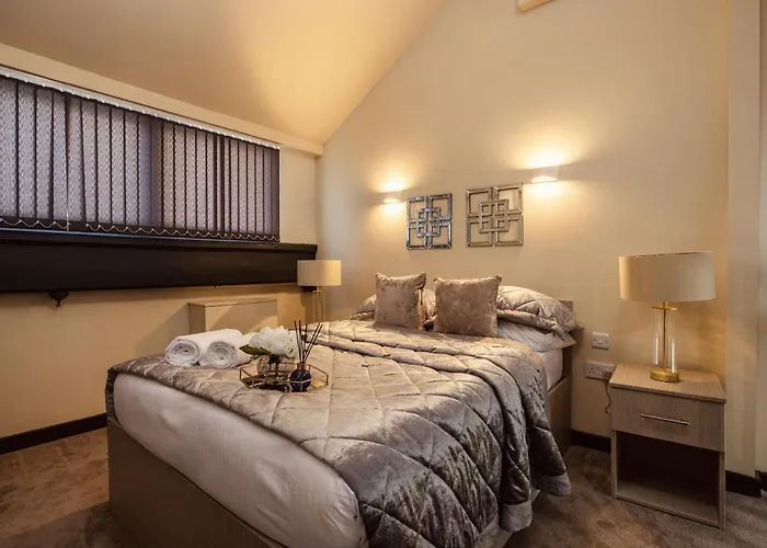 Апартаменти Stylish Duplex Headrow Ls1