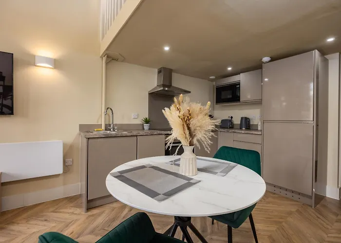 Stylish Duplex Headrow Ls1 Апартаменти *