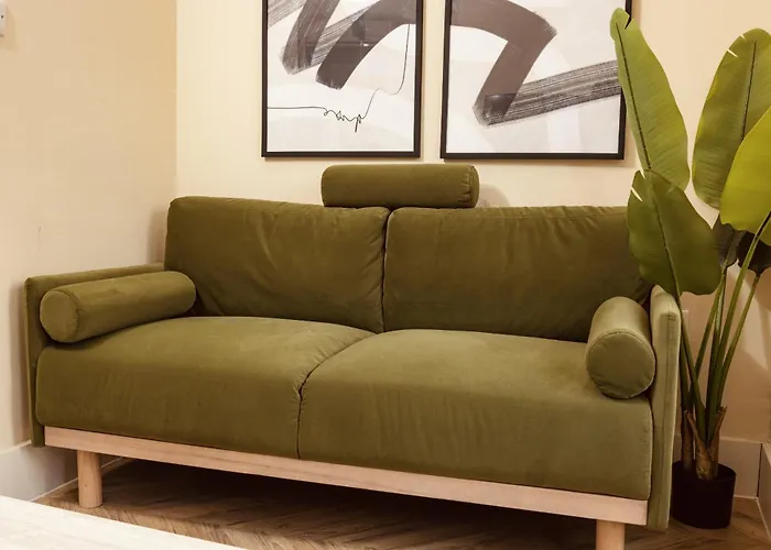 Апартаменти Stylish Duplex Headrow Ls1 *