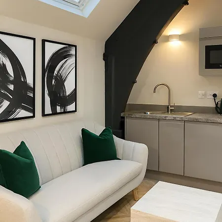 Athena Ls1 Free Secure Parking Apartament