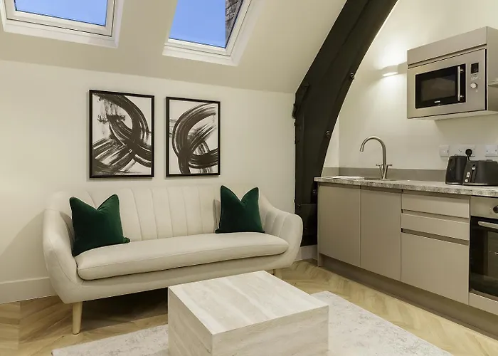 Athena Ls1 Free Secure Parking Leeds (West Yorkshire)