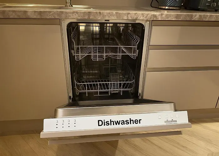 Athena Ls1 Free Secure Parking * Leeds (West Yorkshire)