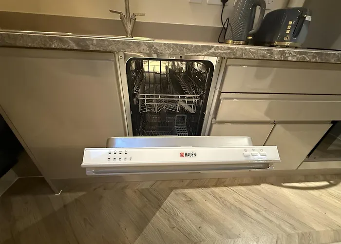 Athena Ls1 Free Secure Parking * Leeds (West Yorkshire)